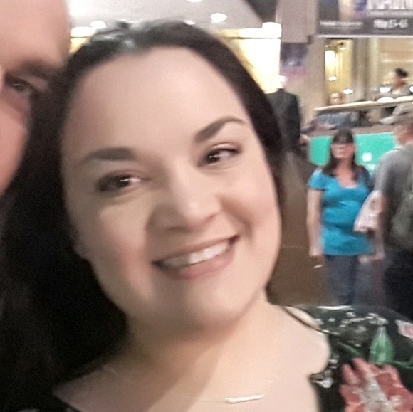 Meet your Posher, Roseann - Picture 1 of 1